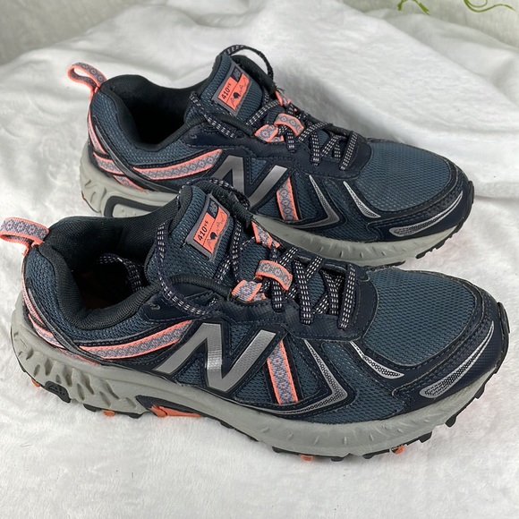 New Balance Thunder 410v5 Trail Running Shoes Size 8.5 Gray / Melon GUC - Picture 6 of 14